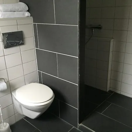 Plein 13 デルーネン