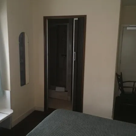 Plein 13 ホテル デルーネン